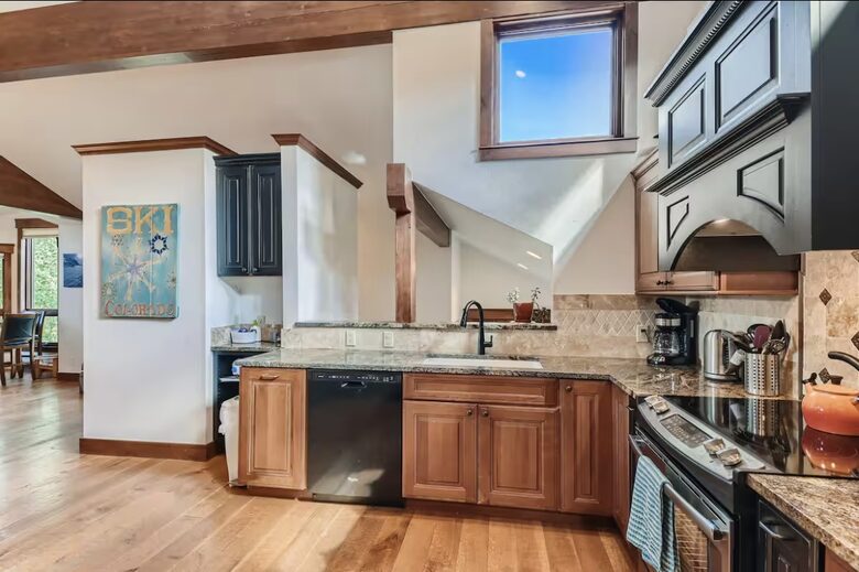 Frisco Living Near Five Ski Resorts - Frisco, Colorado