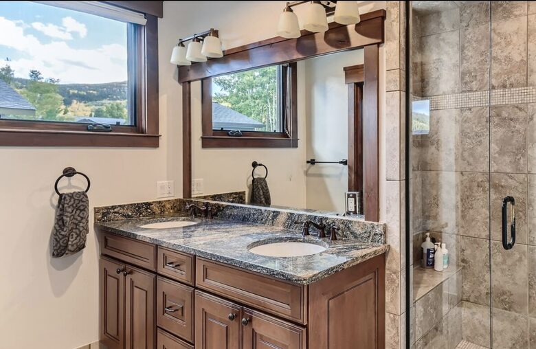 Frisco Living Near Five Ski Resorts - Frisco, Colorado