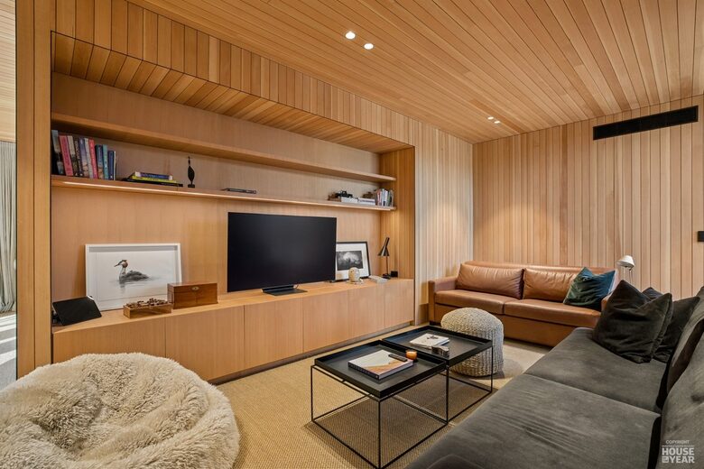 Wānaka Lakeside Architectural Retreat - Wānaka, New Zealand