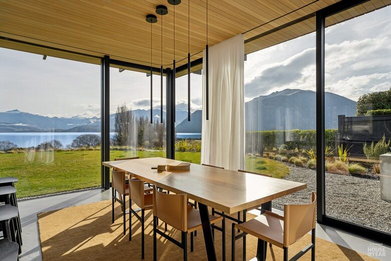 Wānaka Lakeside Architectural Retreat - Wānaka, New Zealand