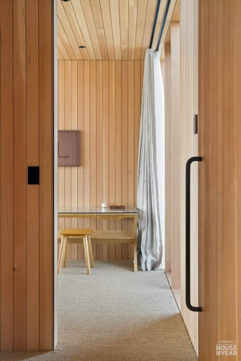 Wānaka Lakeside Architectural Retreat - Wānaka, New Zealand