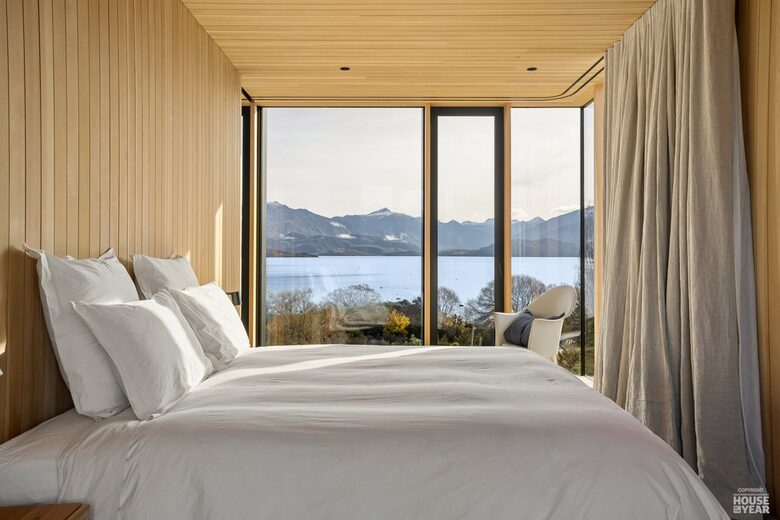 Wānaka Lakeside Architectural Retreat - Wānaka, New Zealand