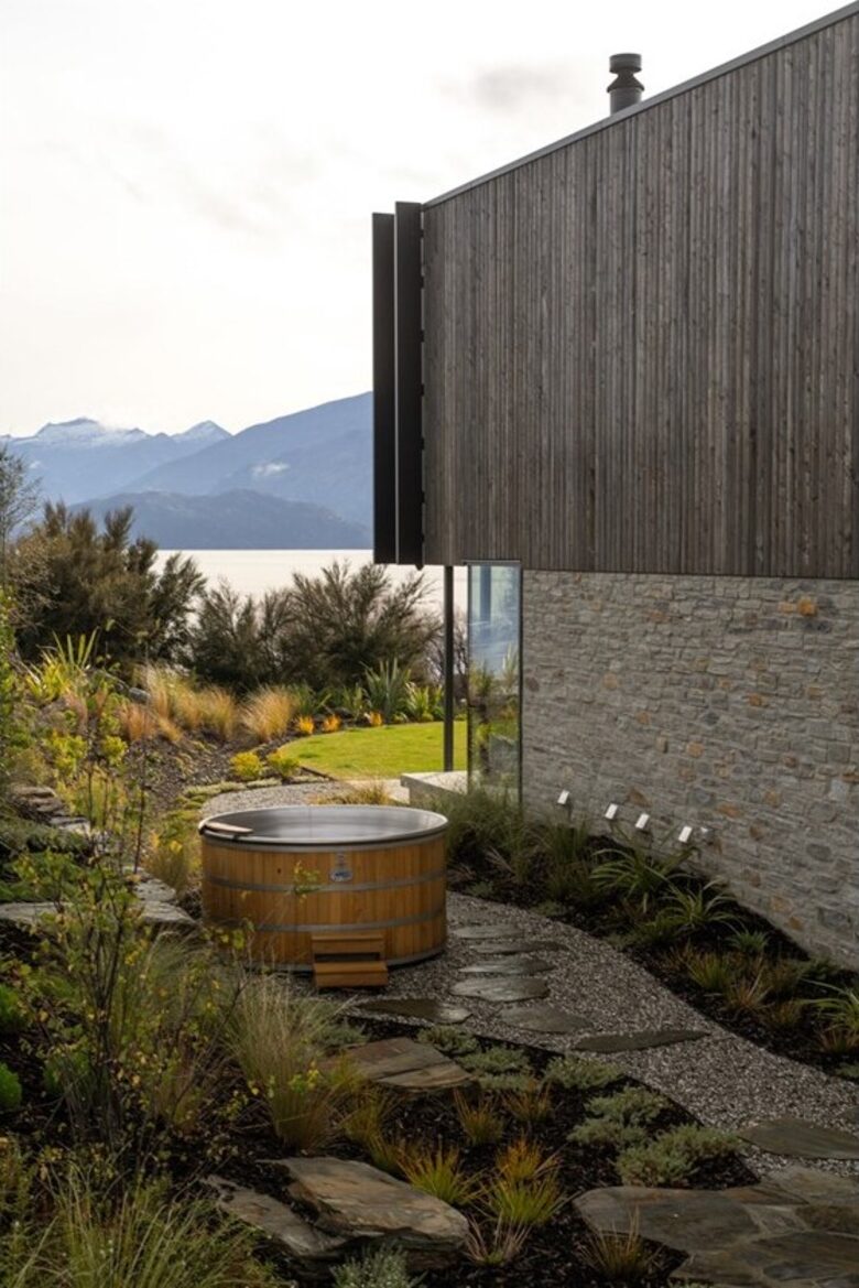 Wānaka Lakeside Architectural Retreat - Wānaka, New Zealand