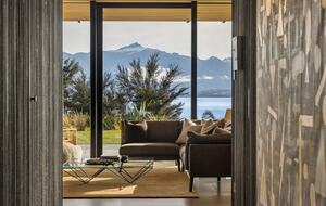 Wānaka Lakeside Architectural Retreat - Wānaka, New Zealand
