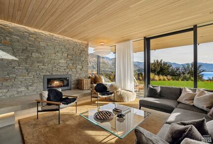 Wānaka Lakeside Architectural Retreat - Wānaka, New Zealand