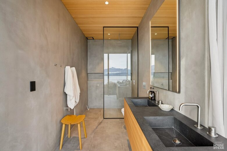 Wānaka Lakeside Architectural Retreat - Wānaka, New Zealand