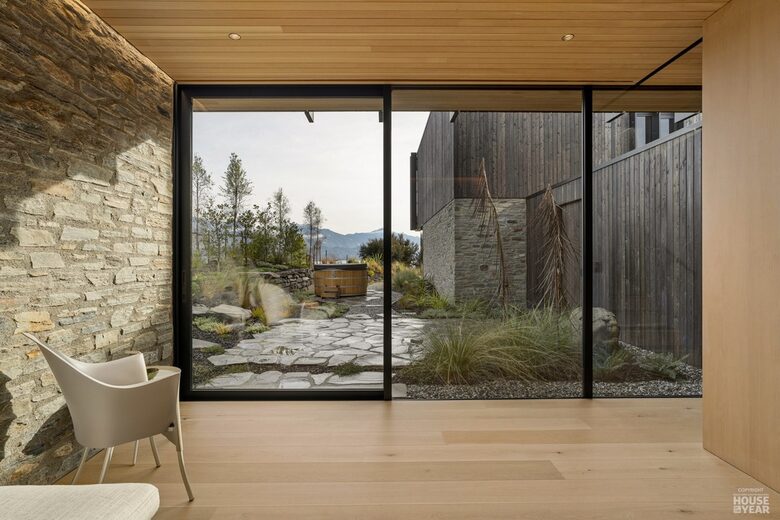 Wānaka Lakeside Architectural Retreat - Wānaka, New Zealand