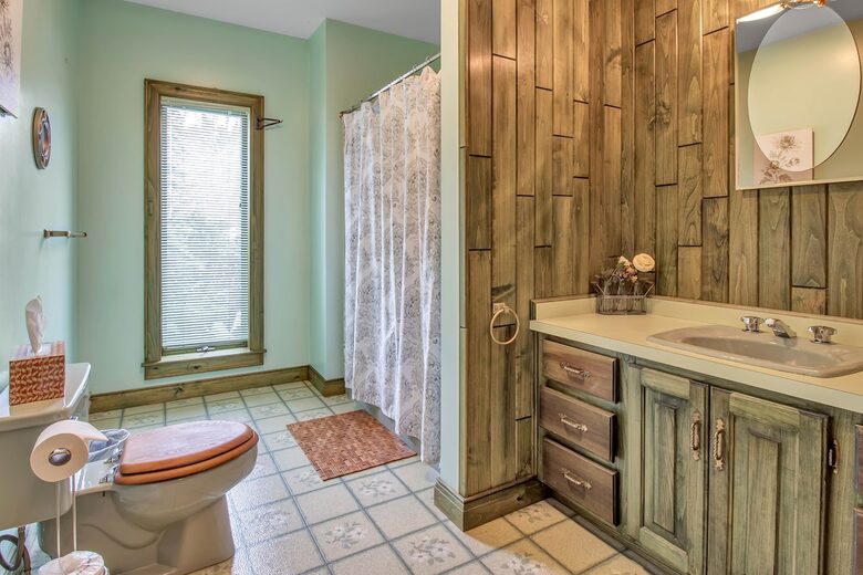 Private Lake Estate Near Holiday Valley - Ellicottville, New York