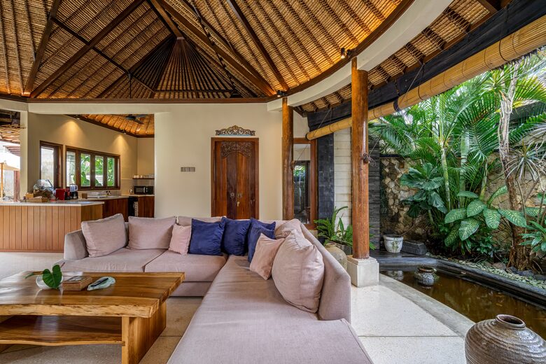 Kubu Cempaka - Pererenan, Indonesia