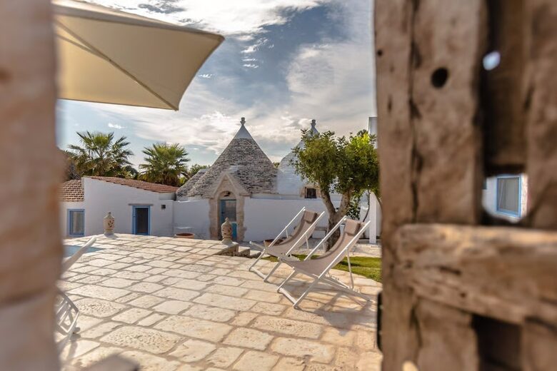 Traditional Trulli Retreat in Puglia - Putignano, Italy