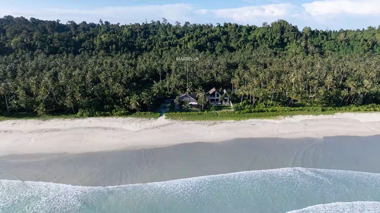 Mentawai Beachfront with Direct Surf Access - Mentawai Islands, Indonesia