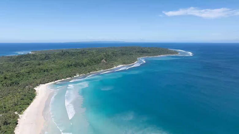 Mentawai Beachfront with Direct Surf Access - Mentawai Islands, Indonesia