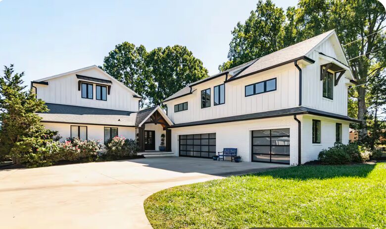 Lake Norman Waterfront Retreat - Cornelius, North Carolina