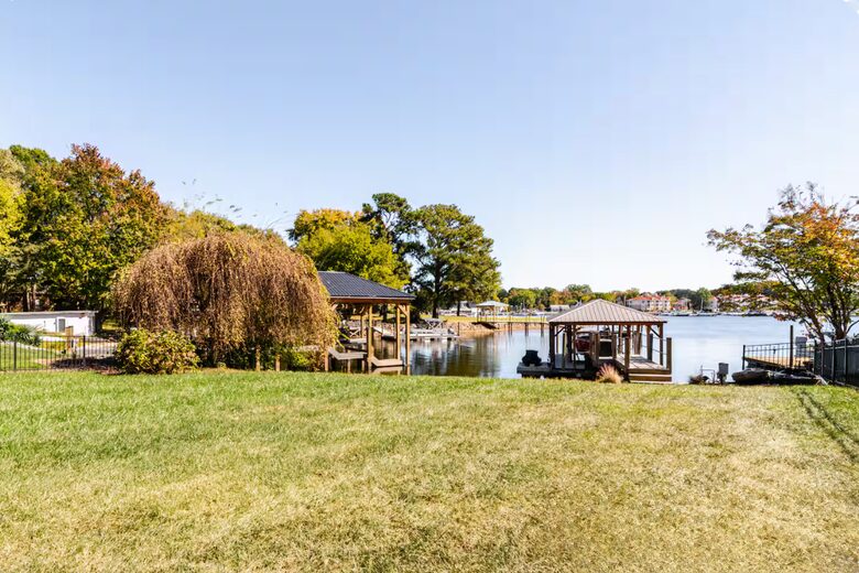 Lake Norman Waterfront Retreat - Cornelius, North Carolina