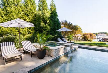 Lake Norman Waterfront Retreat - Cornelius, North Carolina