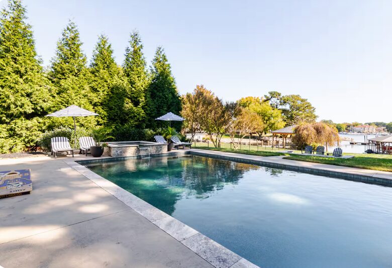 Lake Norman Waterfront Retreat - Cornelius, North Carolina