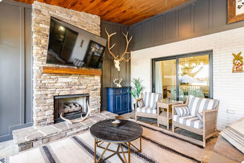 Lake Norman Waterfront Retreat - Cornelius, North Carolina