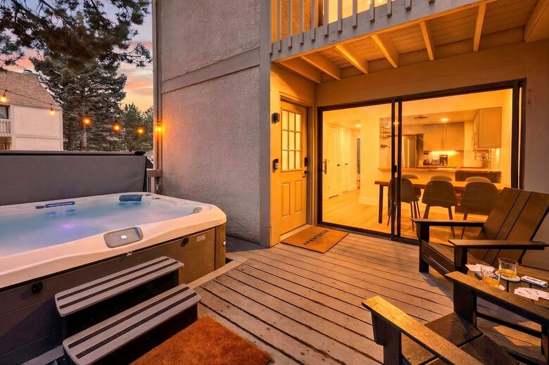 Park City Hot Tub Living Near the Slopes - Park City, Utah