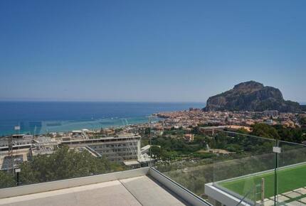 Sophisticated Sicilian Villa with Private Pool - Cefalu', Italy