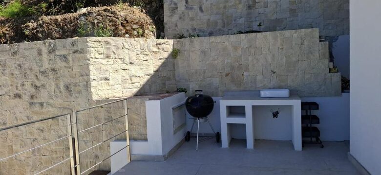 Sophisticated Sicilian Villa with Private Pool - Cefalu', Italy
