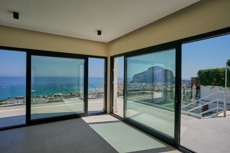 Sophisticated Sicilian Villa with Private Pool - Cefalu', Italy