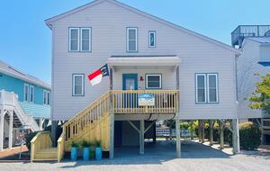 Canal-Front Cottage at Sunset Beach - Sunset Beach, North Carolina