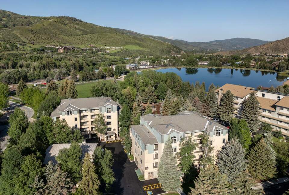 Sheraton Lakeside Terrace Villas at Mountain Vista | 2 Bedroom Villa - Avon, Colorado