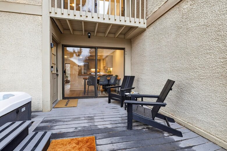 Park City Hot Tub Living Near the Slopes - Park City, Utah