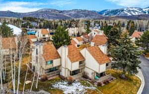 Park City Hot Tub Living Near the Slopes - Park City, Utah
