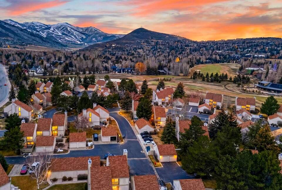 Park City Hot Tub Living Near the Slopes - Park City, Utah