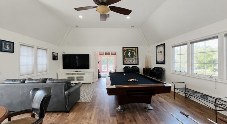 Grand Estate in Canyon Country - Canyon Country, California