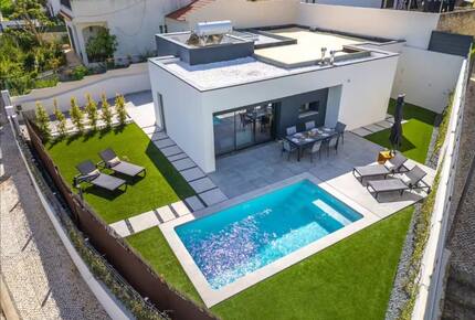 Contemporary Pool Villa in Porches - Porches, Portugal