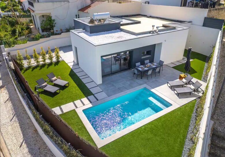 Contemporary Pool Villa in Porches - Porches, Portugal