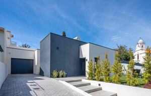 Contemporary Pool Villa in Porches - Porches, Portugal