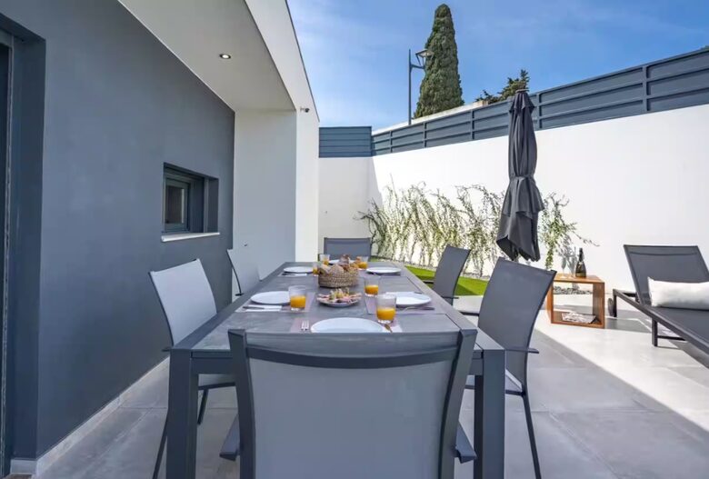 Contemporary Pool Villa in Porches - Porches, Portugal