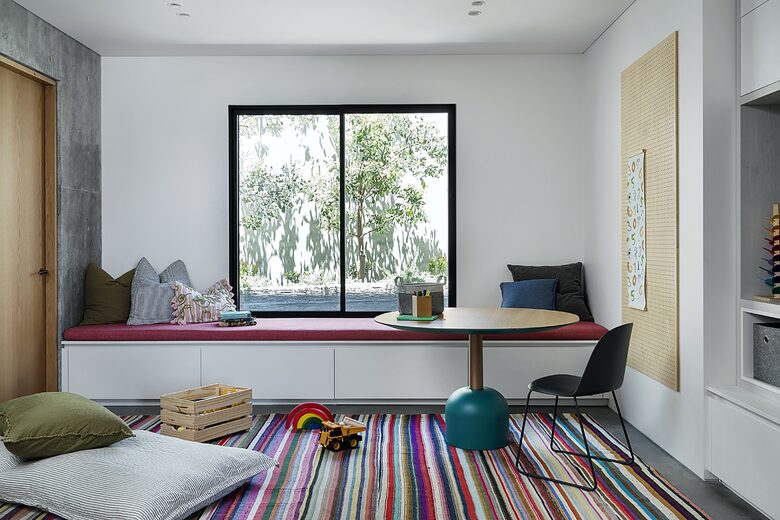 Concrete House in City Beach - Perth, Australia