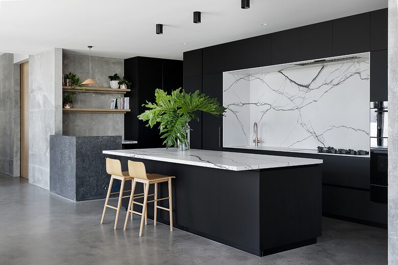 Concrete House in City Beach - Perth, Australia