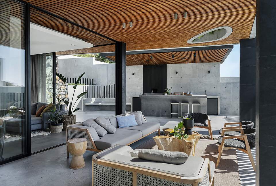 Concrete House in City Beach - Perth, Australia