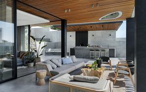 Concrete House in City Beach - Perth, Australia