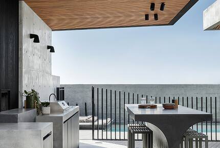 Concrete House in City Beach - Perth, Australia