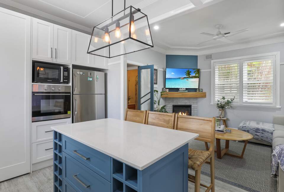 Newcastle Living from a Stylish Mayfield Home - Mayfield, Australia