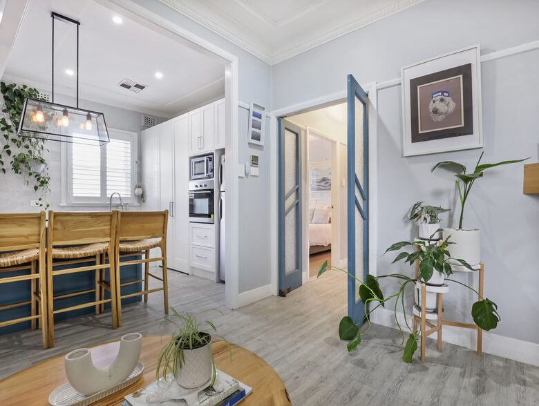 Newcastle Living from a Stylish Mayfield Home - Mayfield, Australia