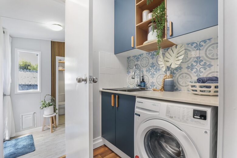 Newcastle Living from a Stylish Mayfield Home - Mayfield, Australia