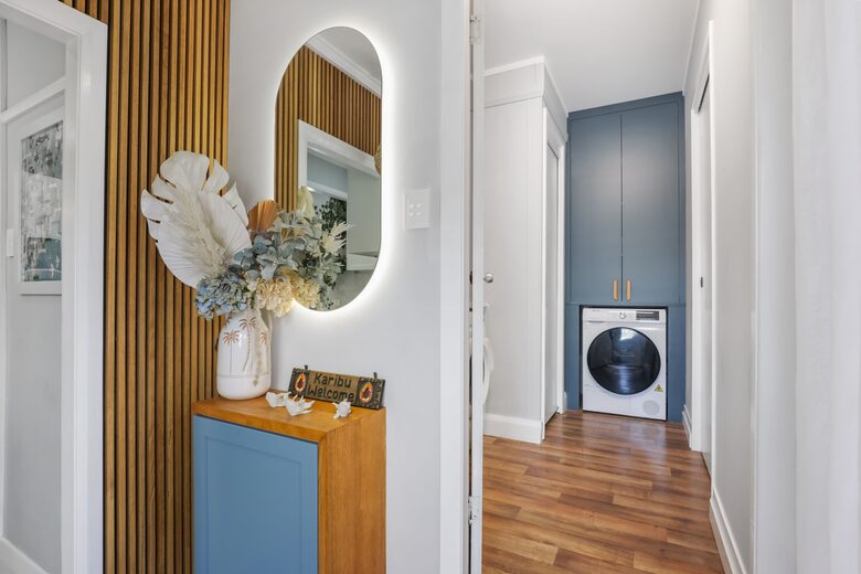 Newcastle Living from a Stylish Mayfield Home - Mayfield, Australia