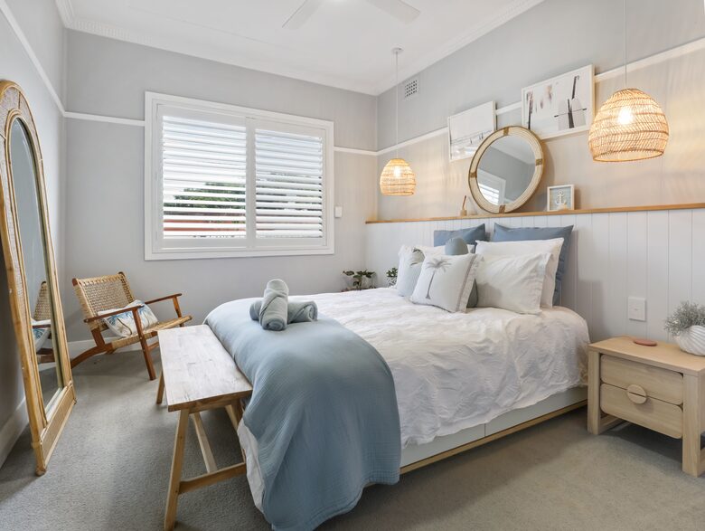 Newcastle Living from a Stylish Mayfield Home - Mayfield, Australia