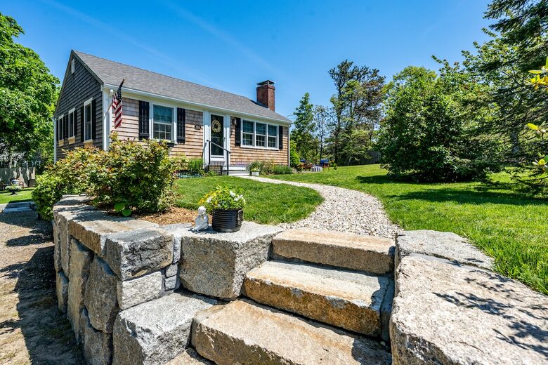 North Chatham Cottage Near Beaches and Town - Chatham, Massachusetts