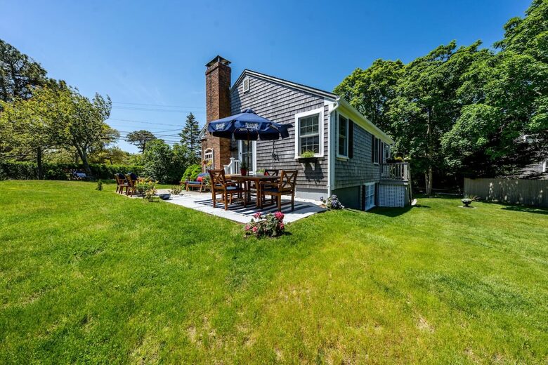 North Chatham Cottage Near Beaches and Town - Chatham, Massachusetts