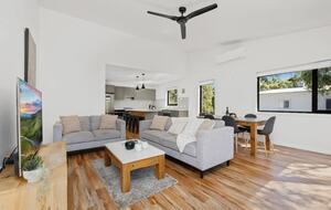Modern Mountain Living at Lake Crackenback - Crackenback, Australia