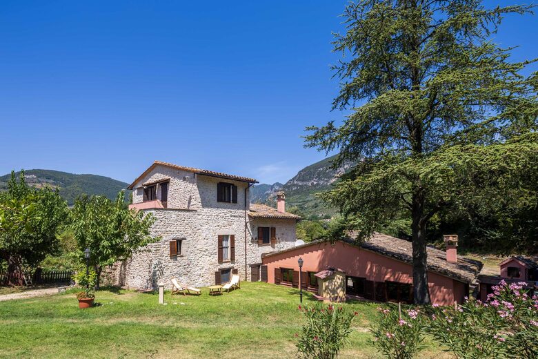Private Umbrian Farmhouse with Countryside Views - Ferentillo, Italy