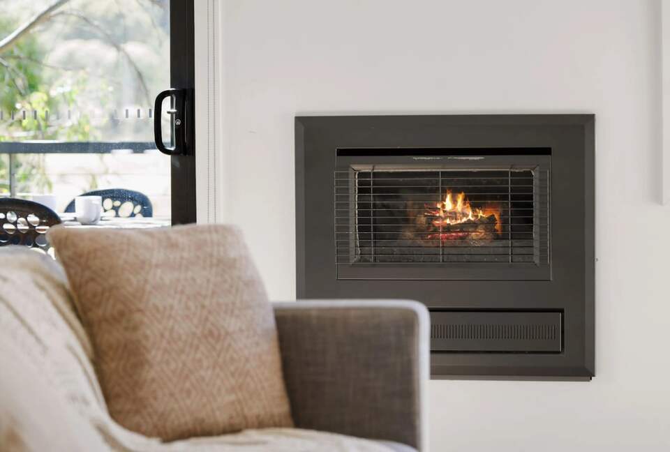 Modern Mountain Living at Lake Crackenback - Crackenback, Australia